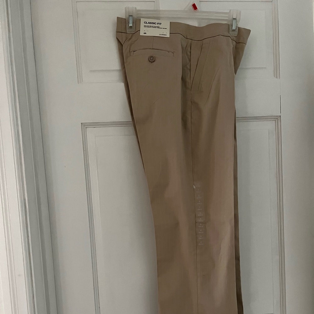 Gap lightweight Khaki Pants